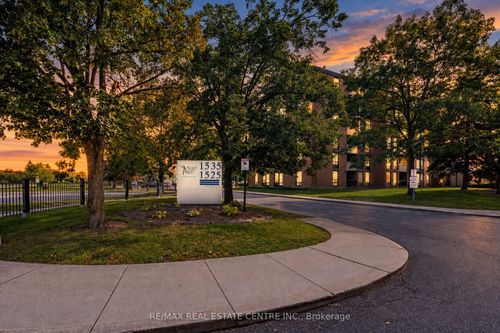 315-1525 Diefenbaker Crt, Pickering, ON, L1V3W1 | Card Image