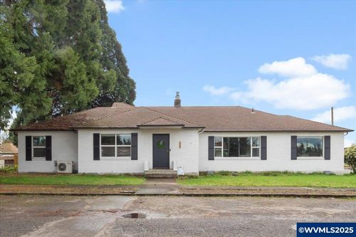 360 E Elwood St, Stayton, OR, 97383-1852 | Card Image