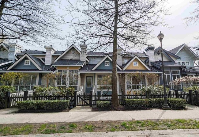 6828 Village Grn, Townhouse with 3 bedrooms, 2 bathrooms and 2 parking in Burnaby BC | Image 36