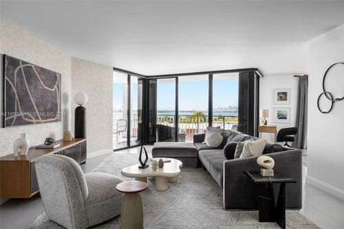804-4000 Towerside Ter, Miami, FL, 33138-2235 | Card Image