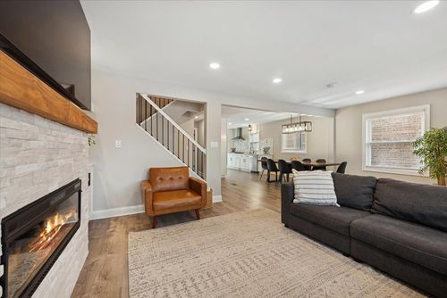 6239 Roscoe St, Chicago, IL, 60634-4148 | Card Image