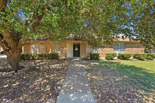 5353 Lynda Ct, North Richland Hills, TX, 76180-5961 | Card Image