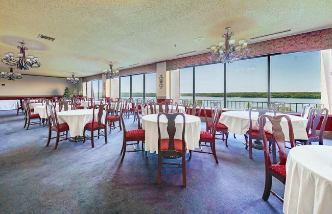 Banquet Room | Image 21