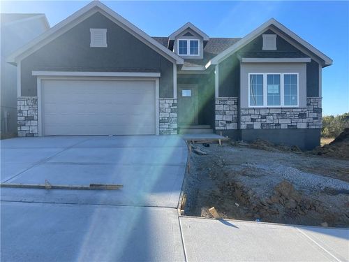 2152 Black Walnut Dr, Liberty, MO, 64068-7451 | Card Image