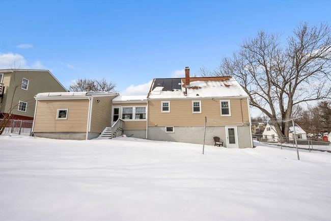 117 Vale St, House other with 3 bedrooms, 2 bathrooms and 4 parking in Worcester MA | Image 33