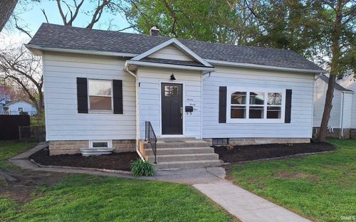 729 E Main St, Warsaw, IN, 46580-3354 | Card Image