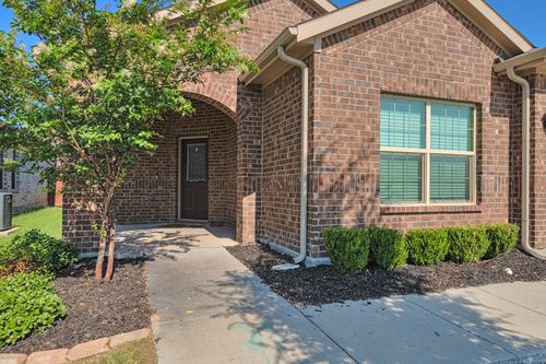 8305 Twisted Pine Way, Fort Worth, TX, 76131-2561 | Card Image