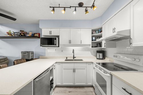 212-74 Miner St, New Westminster, BC, V3L5N6 | Card Image