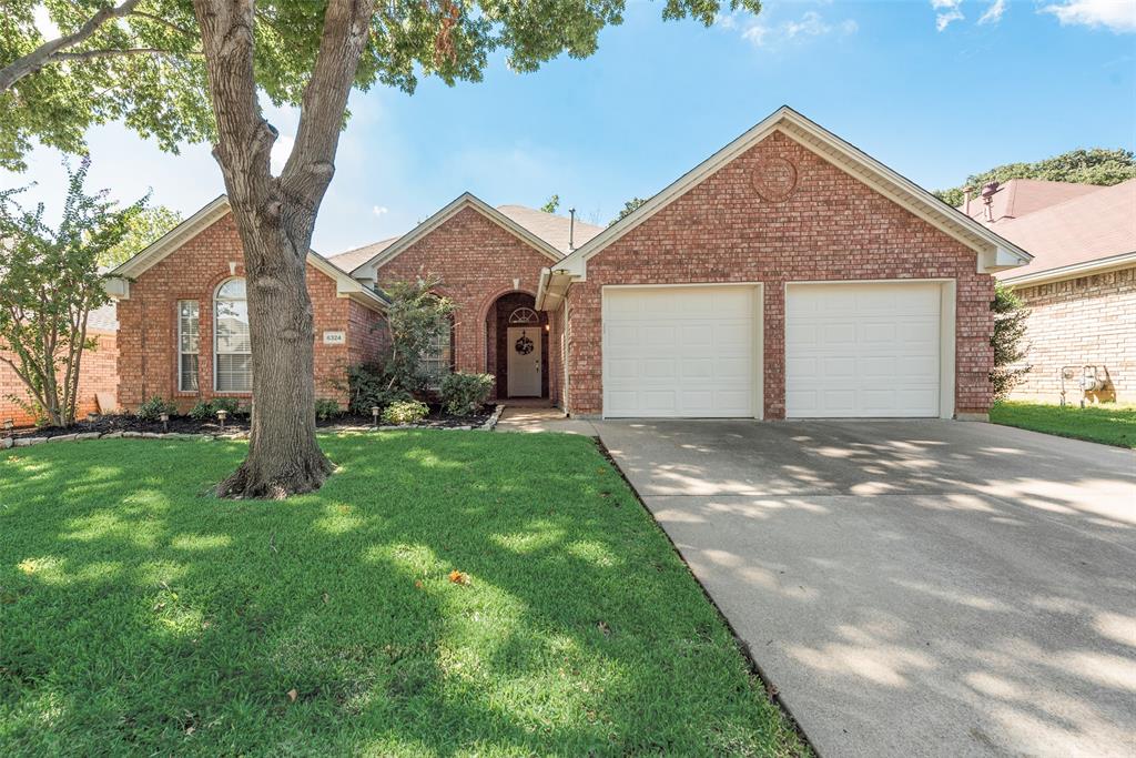 Cobblestone Ln, Arlington, TX 76001