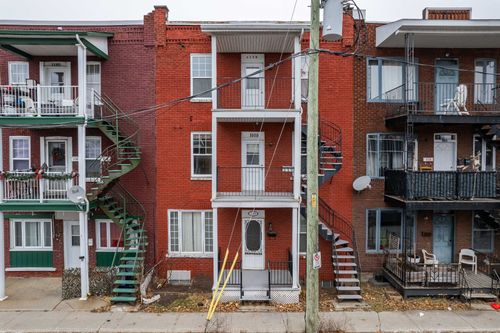 {{alt}} | Card Image