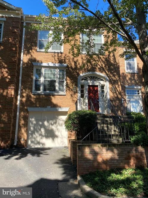 216 Gretna Green Ct, ALEXANDRIA, VA, 22304-5601 | Card Image