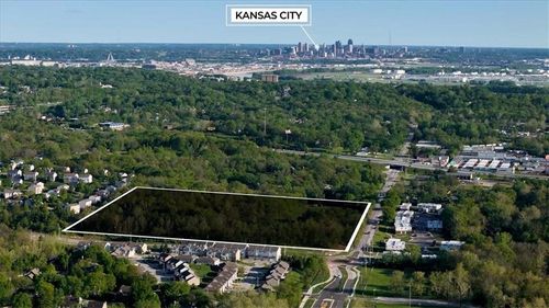 5509 Nw Waukomis Dr, Lake Waukomis, MO, 64151 | Card Image
