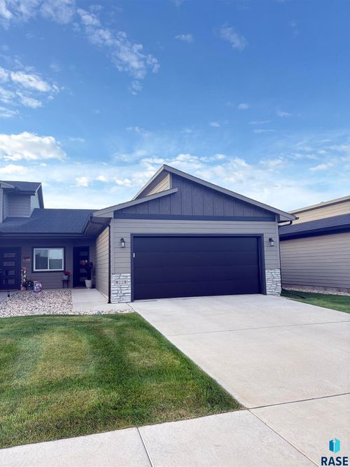 9229 W Lavern Wipf St, Sioux Falls, SD, 57106-7327 | Card Image