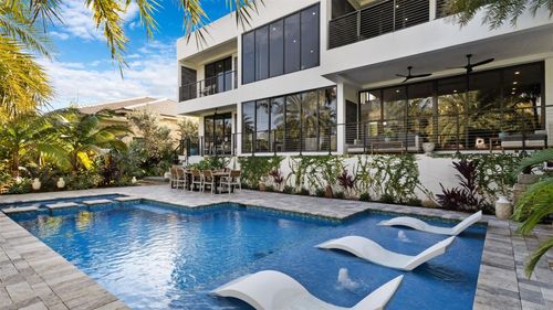 823 Ponce De Leon Dr, Fort Lauderdale, FL, 33316-1248 | Card Image