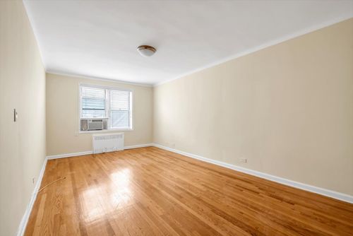 apt-d8-63 102nd St, Rego Park, NY, 11374-2433 | Card Image