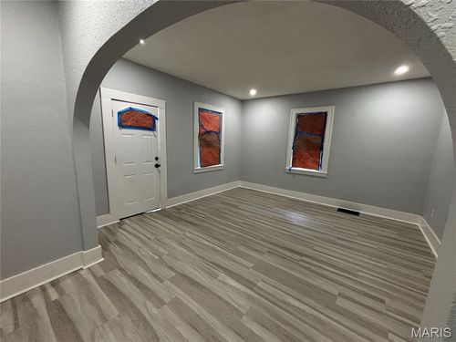 51 W Beach Ave, Wood River, IL, 62095-1516 | Card Image