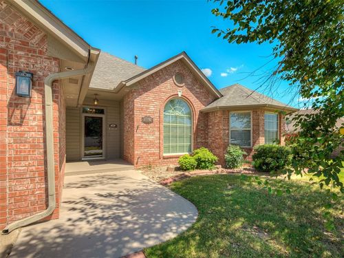 1717 Hunters Ridge Dr, Shawnee, OK, 74804-1835 | Card Image