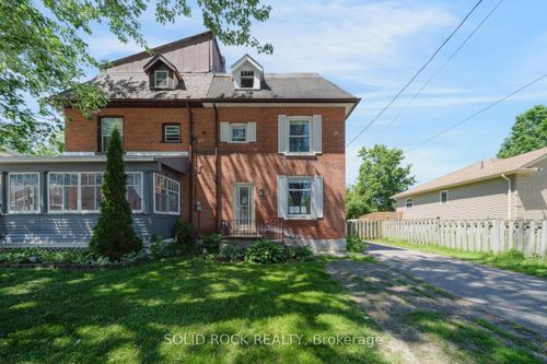 15 George St N, Omemee, ON, K0L2W0 | Card Image