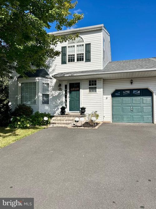 152 Merion Dr, Limerick, PA, 19468-1328 | Card Image