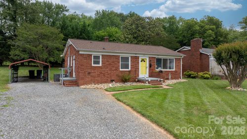 1423 16th Ave Ne, Hickory, NC, 28601-2744 | Card Image