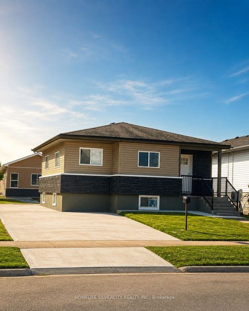 221 Emerson Ave, London, ON, N5Z3L5 | Card Image