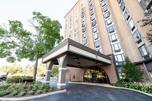 400-1 Renaissance Pl, Palatine, IL, 60067-3637 | Card Image