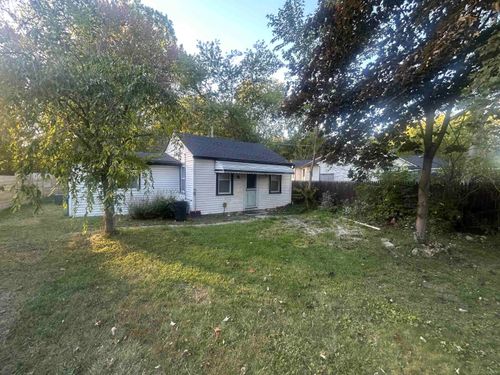 47031 Jefferson Ave, Chesterfield, MI, 48047-5135 | Card Image