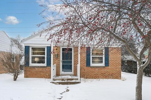 5648 N Dexter Avenue, GLENDALE, WI, 53209 | Card Image