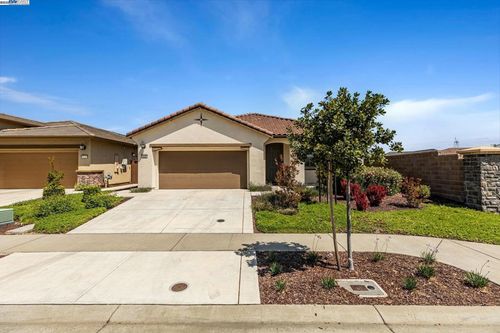 9253 Thimbleberry Dr, Sacramento, CA, 95829-8712 | Card Image
