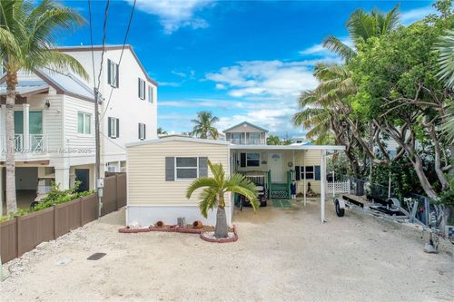 108 Valjean Ln, Tavernier, FL, 33070-2819 | Card Image