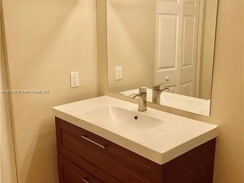 2185 86th Dr, Vero Beach, FL, 32966-5022 | Card Image