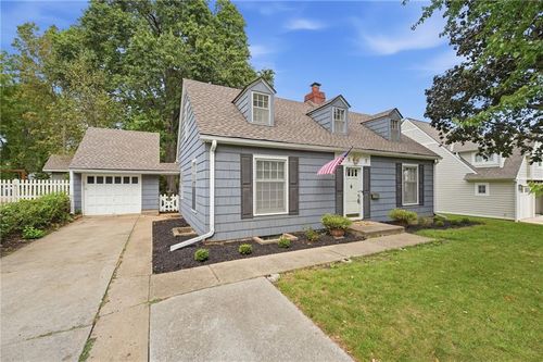2808 51st Ter, Westwood, KS, 66205-1755 | Card Image
