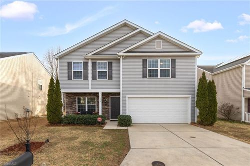 1372 Waverly St, Winston Salem, NC, 27127-5977 | Card Image