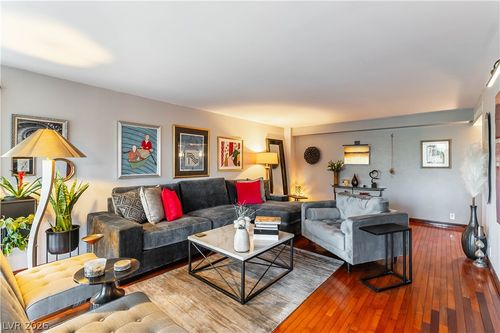 3h-3111 Bel Air Dr, Las Vegas, NV, 89109-1509 | Card Image
