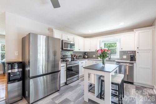 11 Summit Dr, Arden, NC, 28704-3037 | Card Image