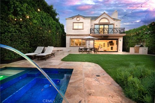 944 24th St, Santa Monica, CA, 90403-2106 | Card Image
