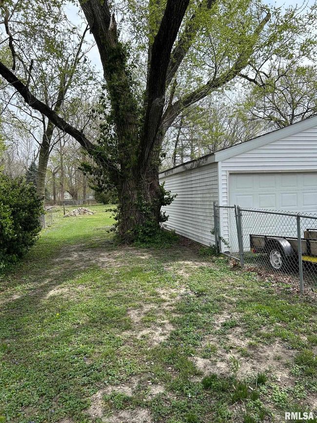 1020 N Walnut St, House other with 2 bedrooms, 1 bathrooms and null parking in Springfield IL | Image 12