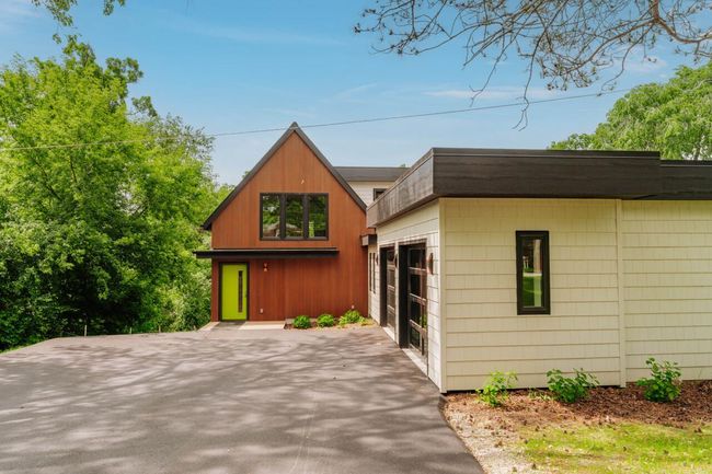 N53W34235 Road Q, House other with 4 bedrooms, 3 bathrooms and null parking in Okauchee WI | Image 9
