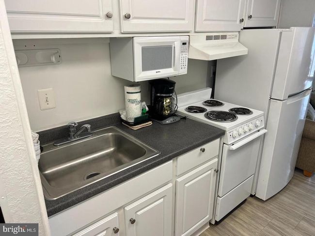 UNIT-201 - 107 Atlantic Ave, Condo with 0 bedrooms, 1 bathrooms and null parking in OCEAN CITY MD | Image 4