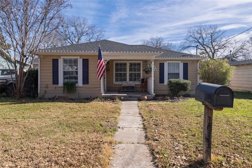 1011 S Waco St, Weatherford, TX, 76086-5361 | Card Image