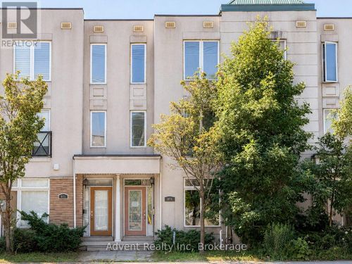 973 The Queensway, Toronto (Stonegate-Queensway), ON, M8Z1P3 | Card Image