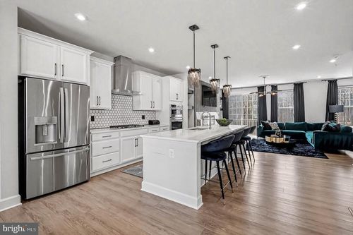 10878 Foxtrot Cir, UPPER MARLBORO, MD, 20772-4035 | Card Image