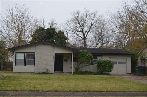 7031 Neff St, Houston, TX, 77074-4827 | Card Image
