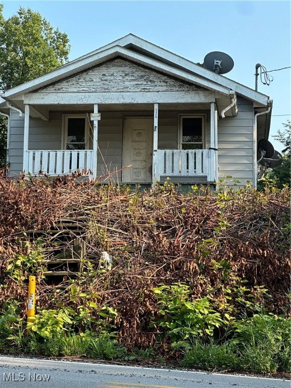 Pyramus Rd, Chester, WV 26034