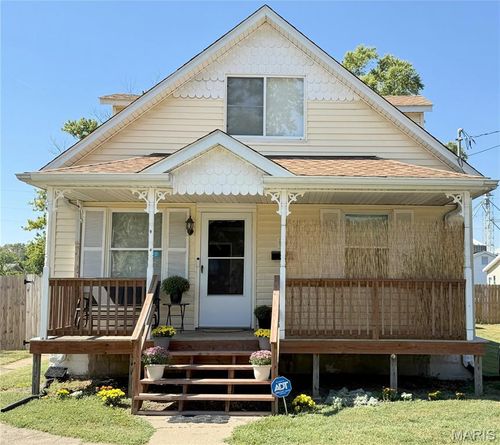 709 S Jefferson St, Litchfield, IL, 62056-2123 | Card Image