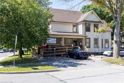 {{alt}} | Card Image