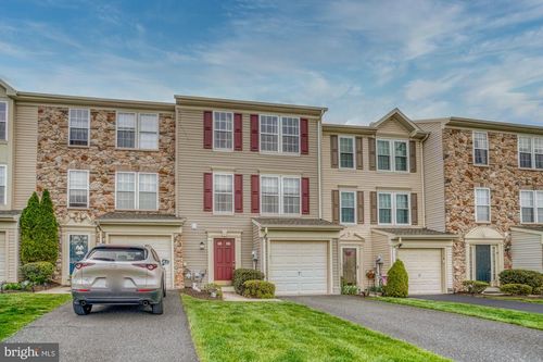 4504 Eagle Ct, CENTER VALLEY, PA, 18034-8513 | Card Image