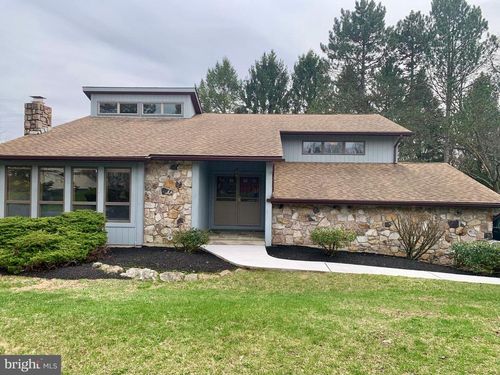 8216 Peach Ln, FOGELSVILLE, PA, 18051-1518 | Card Image