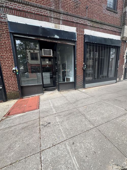4 Lorraine Ave, Mount Vernon, NY, 10553-1222 | Card Image