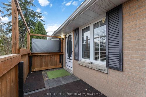 23 Verne Ave, Welland, ON, L3C1Z6 | Card Image